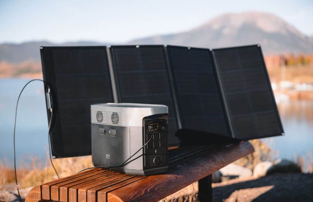 Comment obtenir une clôture électrique avec une batterie et des panneaux  solaires ?